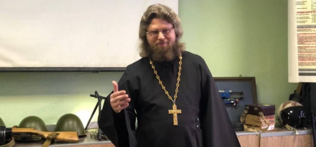 Центр «Подвиг» посетил Священник Антоний Ворожеев
